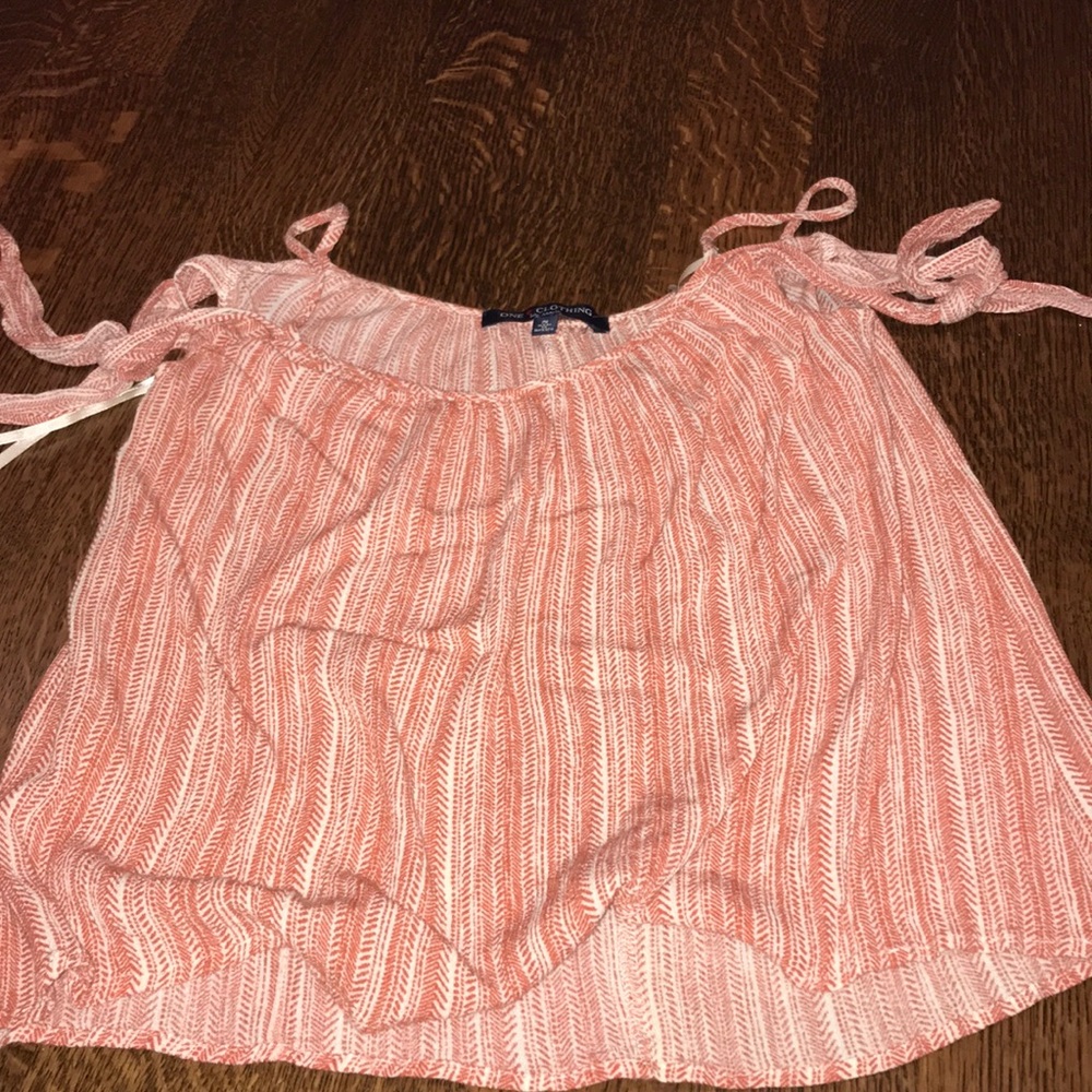 Tops - Picture 4 of 5